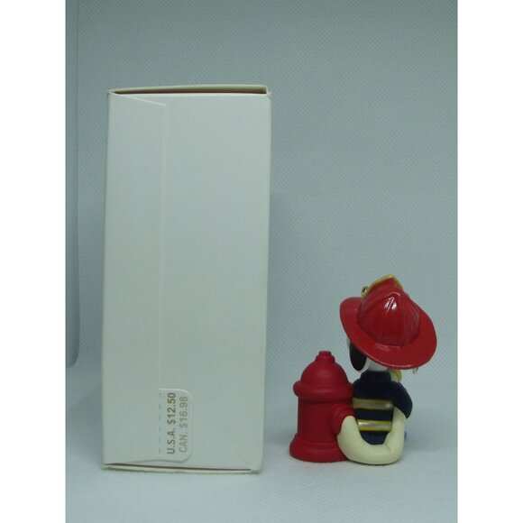 2009 Firefighter Snoopy Spotlight on Snoopy #12 Series Hallmark Ornament - Picture 6 of 9